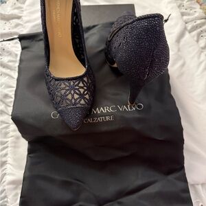 Carmen Marc Valvo Dark Blue Textured Heels